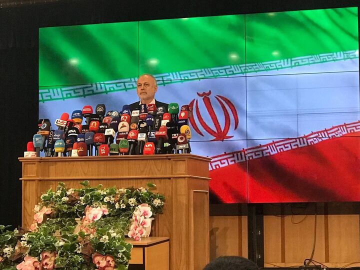 توقع داشتند رئیس جمهور شهید در ۳۳ ماه تمامی خرابیها و ویرانیهای ناشی از عملکرد جریان غربگرا را جبران کند توقع داشتند رئیس جمهور شهید در ۳۳ ماه تمامی خرابیها و ویرانیهای ناشی از عملکرد جریان غربگرا را جبران کند