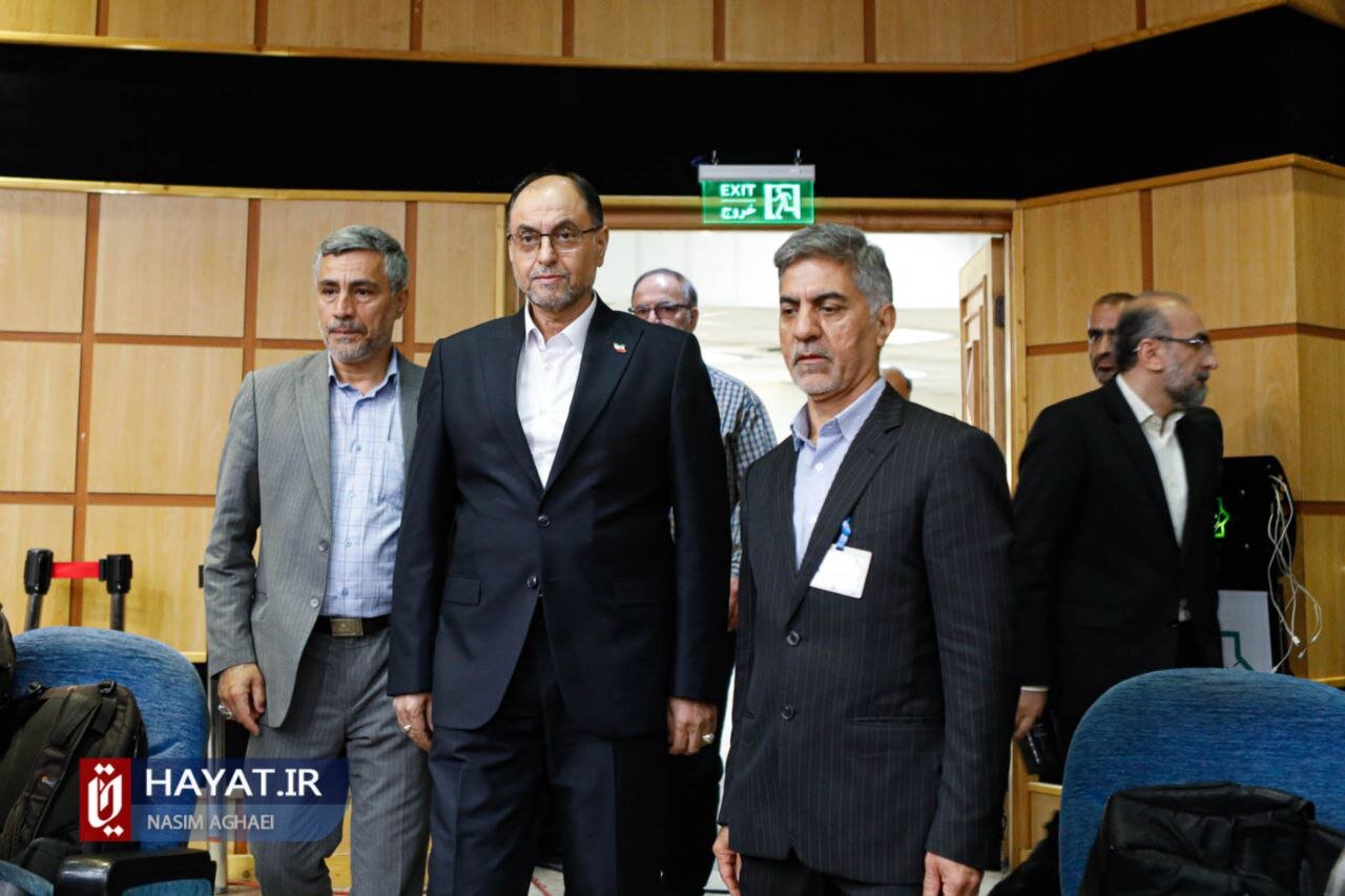 زاکانی و یک نماینده مجلس کاندیدای ریاست جمهوری شدند/ انصراف فتاح در روز ثبتنام پزشکیان، حقانیان و رسولینژاد
