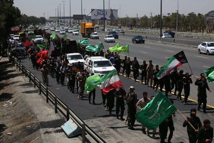 ورود کاروان «عاشقان حسینی، زائران خمینی» به مرقد مطهر امام راحل