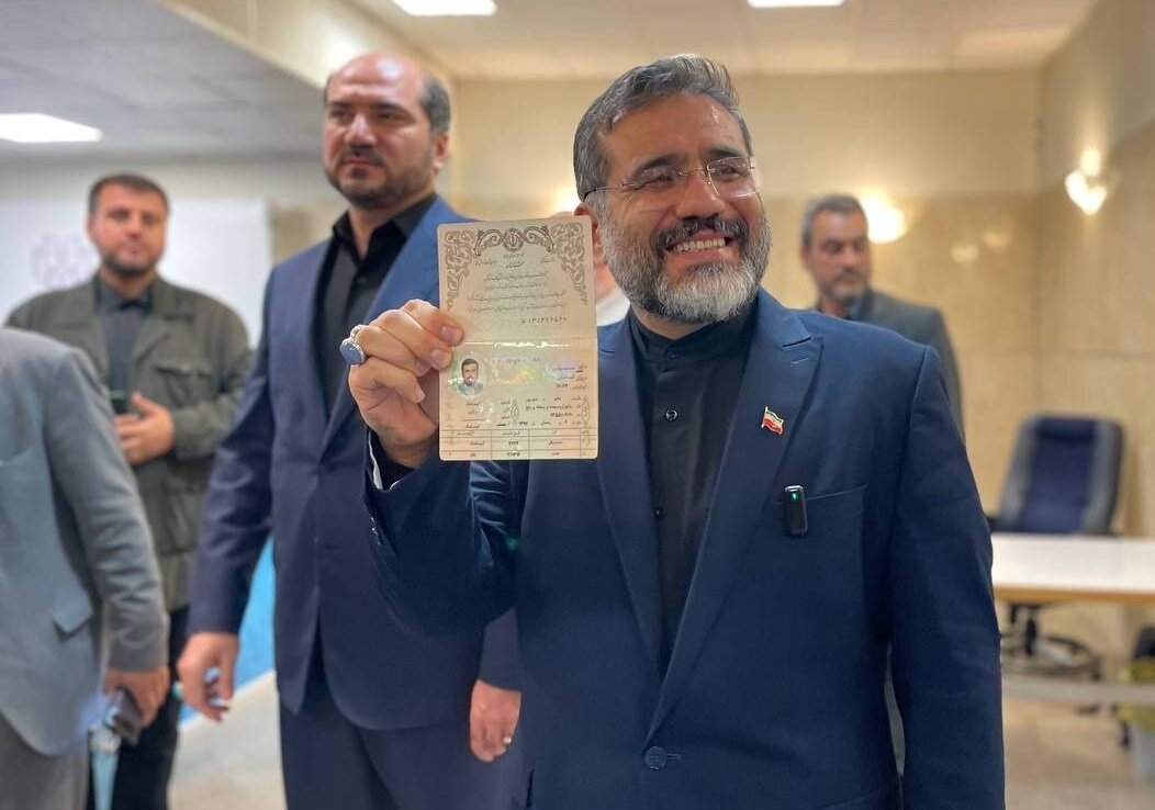 محمود احمدینژاد کاندیدای ریاست جمهوری شد/ ثبتنام وزیر ارشاد، سخنگوی امنا، 3 نماینده ادوار و یک چهره ناآشنا