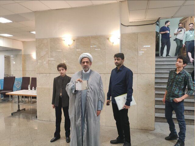 مهدی شیخ داوطلب نامزدی انتخابات ریاست جمهوری شد مهدی شیخ داوطلب نامزدی انتخابات ریاست جمهوری شد