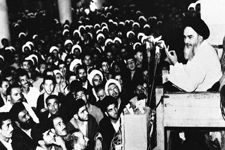 ۱۵ خرداد نماد پیوند مردم با آرمان‌های انقلاب و استمرار پرچم‌داری عزت ملی است