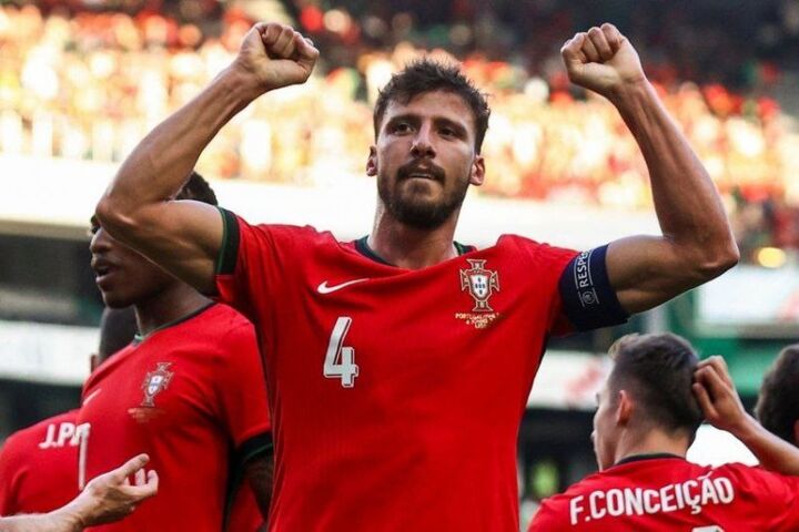 تساوی ایتالیا و پیروزی پرگل پرتغال تساوی ایتالیا و پیروزی پرگل پرتغال