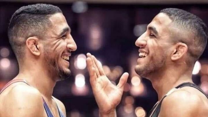 تعجب چهره شاخص کشتی جهان از دیدن برادر دوقلوی رحمان عموزاد تعجب چهره شاخص کشتی جهان از دیدن برادر دوقلوی رحمان عموزاد