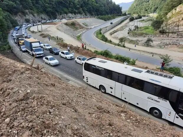 ترافیک صبحگاهی سنگین اما روان در جادههای مازندران ترافیک صبحگاهی سنگین اما روان در جادههای مازندران