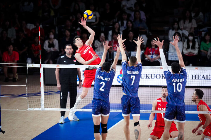 شکست تلخ والیبال ایران برابر ضعیفترین تیم جام با مربی جدید/ هشتمین باخت متوالی، ایران را قعرنشین کرد! شکست تلخ والیبال ایران برابر ضعیفترین تیم جام با مربی جدید/ هشتمین باخت متوالی، ایران را قعرنشین کرد!