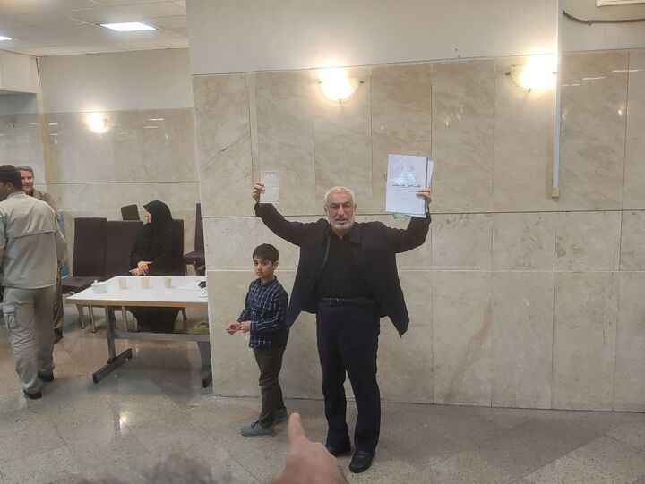 زاهدی هم انصراف داد زاهدی هم انصراف داد