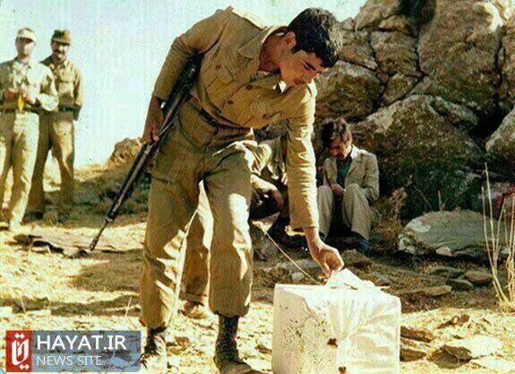 چند دوره انتخابات در زمان دفاع مقدس برگزار شد/ رزمندهها به افرادی رای میدادند که پشتیبان نظام و ولایت فقیه بودند چند دوره انتخابات در زمان دفاع مقدس برگزار شد/ رزمندهها به افرادی رای میدادند که پشتیبان نظام و ولایت فقیه بودند