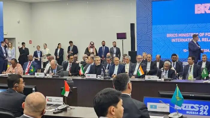 نشست مشترک وزرای خارجه بریکس و کشورهای علاقهمند به عضویت آغاز شد نشست مشترک وزرای خارجه بریکس و کشورهای علاقهمند به عضویت آغاز شد