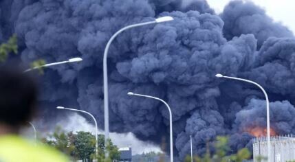 آتشسوزی در انباری در نزدیکی فرودگاه بروکسل آتشسوزی در انباری در نزدیکی فرودگاه بروکسل