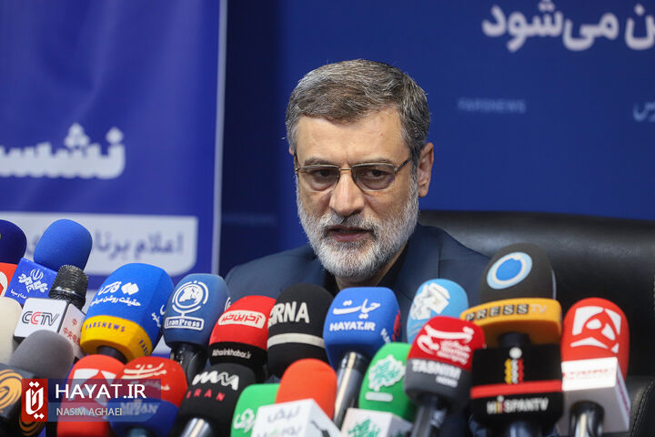 نشست خبری قاضیزاده هاشمی، کاندیدای چهاردهمین دوره ریاست جمهوری