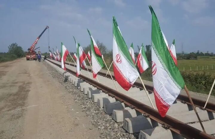 بهرهبرداری راهآهن رشت ـ کاسپین با حضور مخبر و دستیار پوتین بهرهبرداری راهآهن رشت ـ کاسپین با حضور مخبر و دستیار پوتین