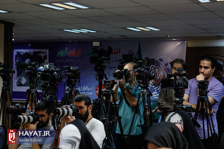 نشست خبری علیرضا زاکانی در خبرگزاری تسنیم