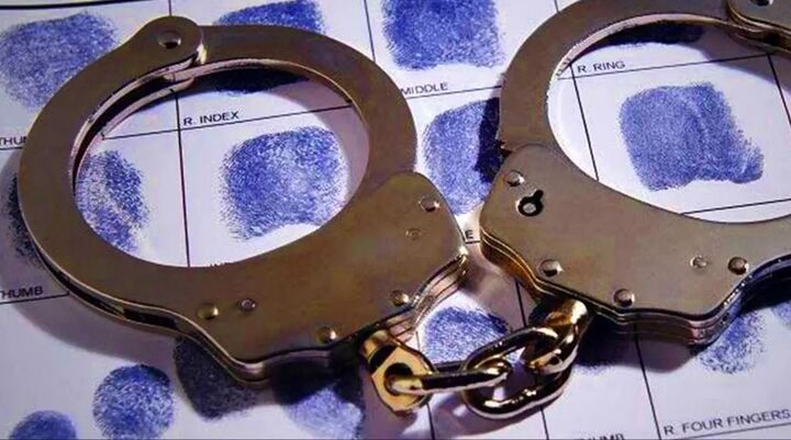 سارق و کلاهبردار طلافروشیها دستگیر شد سارق و کلاهبردار طلافروشیها دستگیر شد