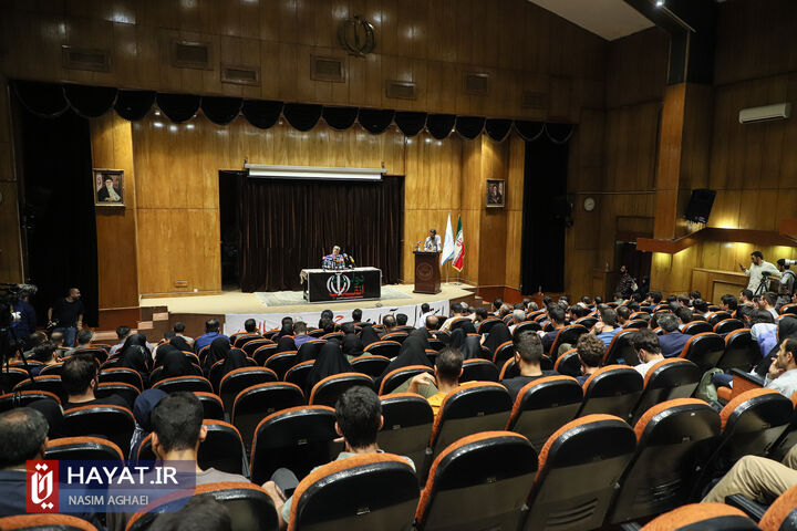 قاضی زاده هاشمی