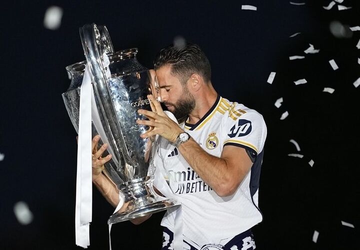 وداع احساسی ناچو با هواداران رئال مادرید وداع احساسی ناچو با هواداران رئال مادرید