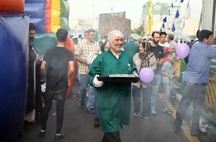 مردم ایران سر سفره مولا علی نشستند مردم ایران سر سفره مولا علی نشستند