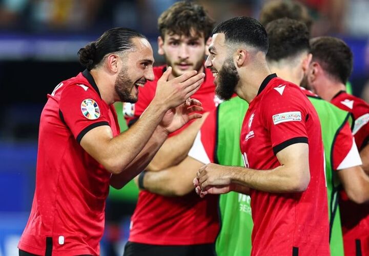 گرجستان با شکست پرتغال تاریخساز شد/ ترکیه صعود کرد گرجستان با شکست پرتغال تاریخساز شد/ ترکیه صعود کرد