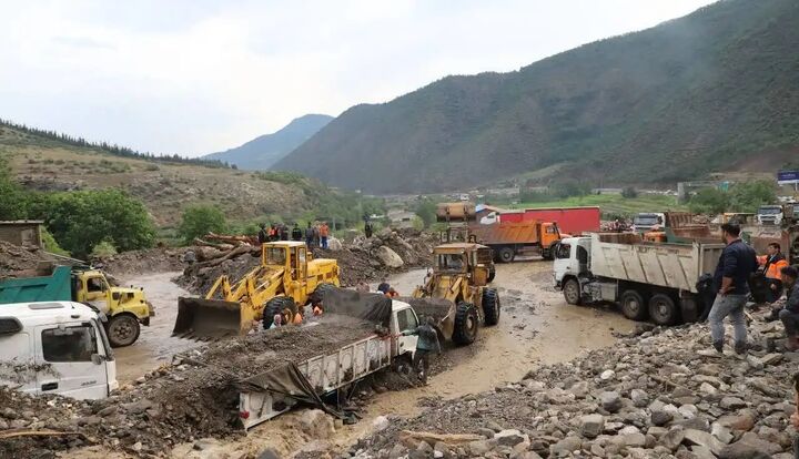 محور سوادکوه تا روز جمعه مسدود است محور سوادکوه تا روز جمعه مسدود است