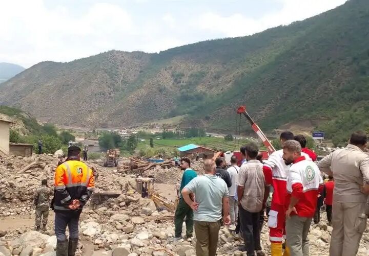 ۳ نفر از مفقودان سیل سوادکوه زنده پیدا شدند ۳ نفر از مفقودان سیل سوادکوه زنده پیدا شدند