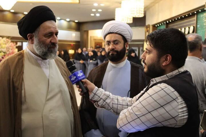مشارکت در انتخابات مایه وحدت و انسجام، عزت و آبروی ایران اسلامی است مشارکت در انتخابات مایه وحدت و انسجام، عزت و آبروی ایران اسلامی است