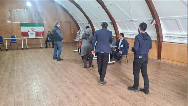 بازداشت ۳ معاند مزاحم انتخابات ایران از سوی پلیس انگلیس بازداشت ۳ معاند مزاحم انتخابات ایران از سوی پلیس انگلیس