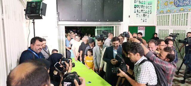 سخنگوی شورای نگهبان در بازدید از مسجدالنبی (ص) شنوای پیشنهادات رایدهندگان شد سخنگوی شورای نگهبان در بازدید از مسجدالنبی (ص) شنوای پیشنهادات رایدهندگان شد