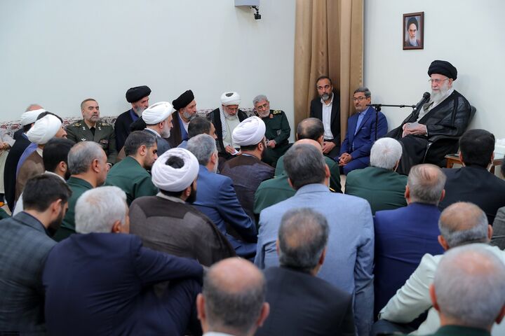 مدافعان حرم، نجات دهنده ایران و منطقه هستند مدافعان حرم، نجات دهنده ایران و منطقه هستند