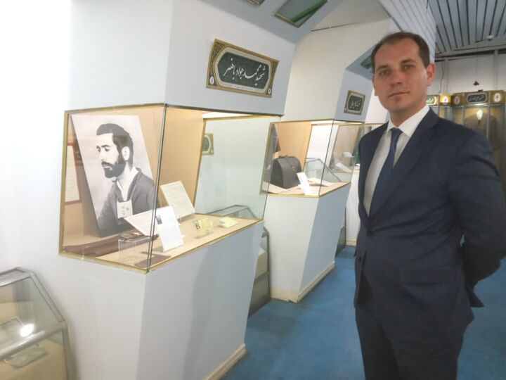 بازدید یک دیپلمات کشور کرواسی از موزه مرکزی شهدا