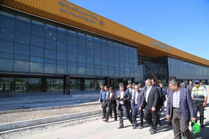 دهها هزار اتوبوس و مترو برقی در راه خیابانها دهها هزار اتوبوس و مترو برقی در راه خیابانها