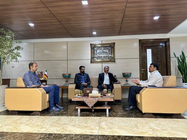 نشست مدیرعامل شرکت مس و نماینده رفسنجان با پورمحمدی و نویدکیا نشست مدیرعامل شرکت مس و نماینده رفسنجان با پورمحمدی و نویدکیا