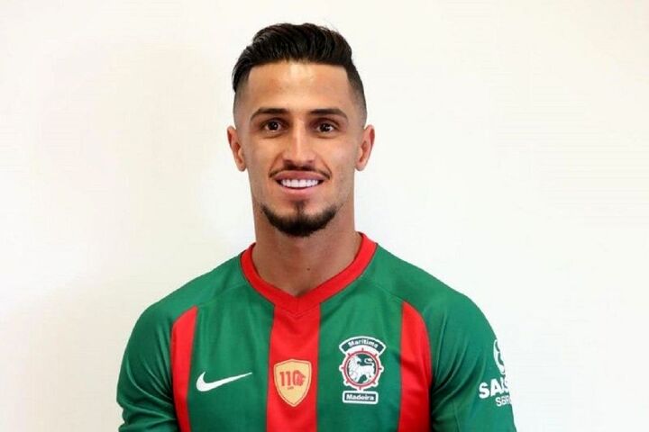 آقای گل پرسپولیس در اتوبان تهران اصفهان! آقای گل پرسپولیس در اتوبان تهران اصفهان!