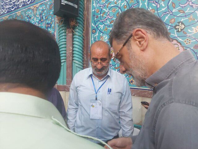 قاضی زاده هاشمی در انتخابات شرکت کرد قاضی زاده هاشمی در انتخابات شرکت کرد