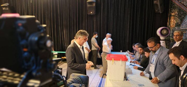 شرکت رئیسکل بانک مرکزی در مرحله دوم چهاردهمین دوره انتخابات ریاست جمهوری شرکت رئیسکل بانک مرکزی در مرحله دوم چهاردهمین دوره انتخابات ریاست جمهوری