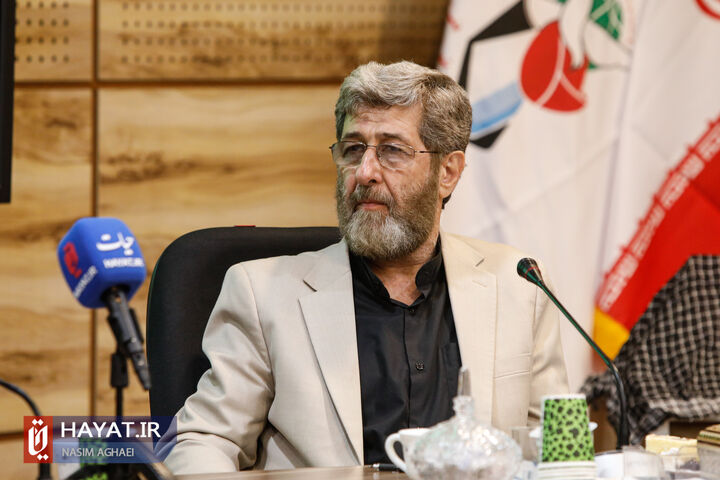 نشست اهالی اهل قلم و اندیشمندان حوزه ایثار و شهادت