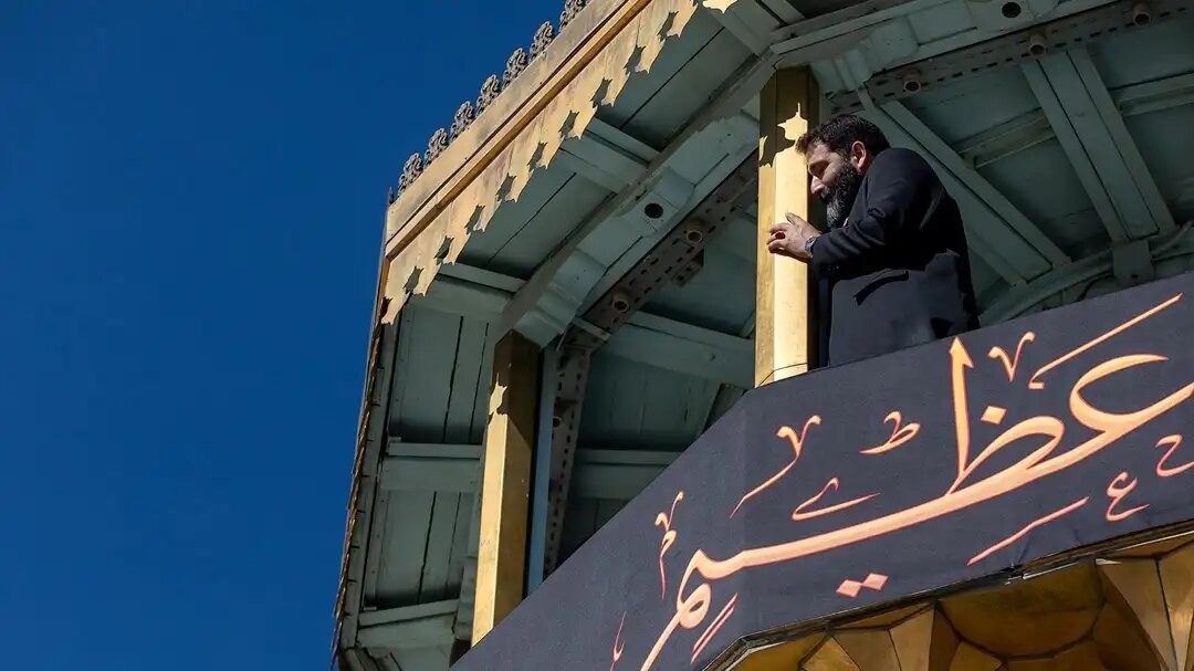 حرم امام رضا (ع) سیاه‌پوش عزای سیدالشهدا (ع) شد + عکس