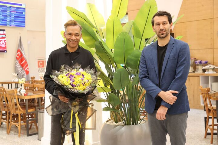 سرمربی سپاهان وارد اصفهان شد سرمربی سپاهان وارد اصفهان شد