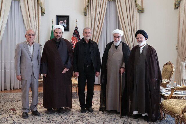 دیدار رئیس و قائم مقام دفتر رهبری با رئیس جمهور منتخب دیدار رئیس و قائم مقام دفتر رهبری با رئیس جمهور منتخب