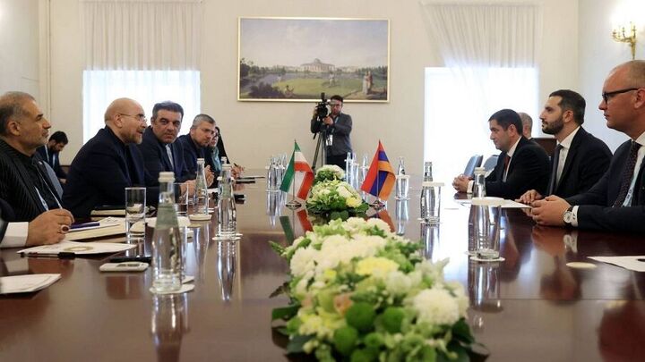 رئیس مجلس: ارتباط اقتصادی با ارمنستان را توسعه می دهیم رئیس مجلس: ارتباط اقتصادی با ارمنستان را توسعه می دهیم