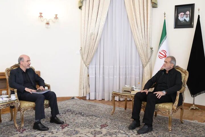 دیدار وزیر نیرو با رئیس جمهور منتخب دیدار وزیر نیرو با رئیس جمهور منتخب