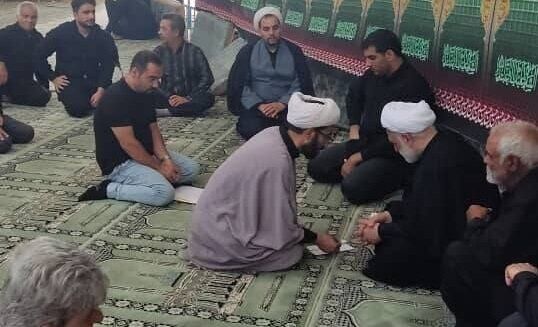 گفتوگوی بدون واسطه رئیس دستگاه قضا با مردم در یکی از مساجد گفتوگوی بدون واسطه رئیس دستگاه قضا با مردم در یکی از مساجد