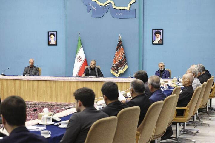 پزشکیان: قول می دهم بستر مناسب مشارکت مردم را در عرصه اقتصاد فراهم کنیم پزشکیان: قول می دهم بستر مناسب مشارکت مردم را در عرصه اقتصاد فراهم کنیم