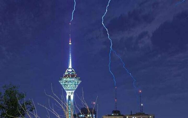 وقوع رعد و برق در ارتفاعات تهران/ کوهنوردان از صعود به قله خودداری کنند