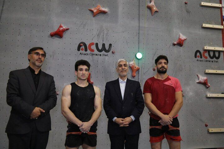 وزیر ورزش از تمرینات «رضا علیپور» المپین قزوینی بازدید کرد وزیر ورزش از تمرینات «رضا علیپور» المپین قزوینی بازدید کرد