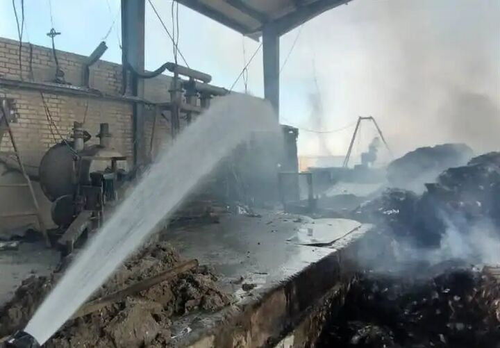 اطفاء حریق در نیروگاه زواره اردستان اطفاء حریق در نیروگاه زواره اردستان