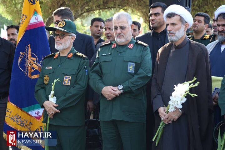 روند به روزرسانی توانمندیها جهت مقابله با شرارتهای دشمن را قاطعانه ادامه میدهیم روند به روزرسانی توانمندیها جهت مقابله با شرارتهای دشمن را قاطعانه ادامه میدهیم