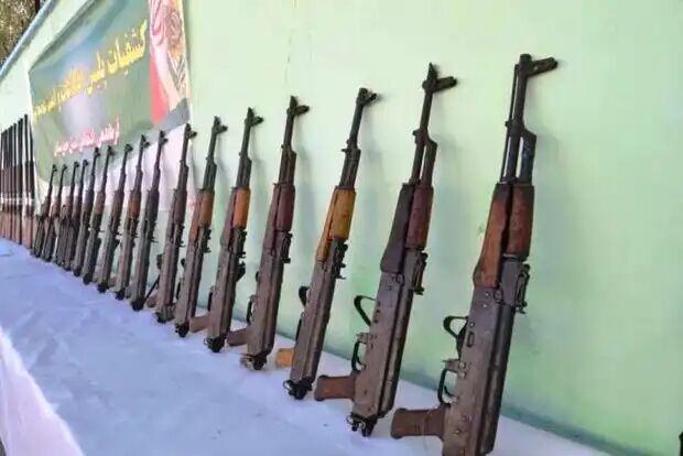 کشف ۱۳۰ قبضه سلاح جنگی در شادگان کشف ۱۳۰ قبضه سلاح جنگی در شادگان