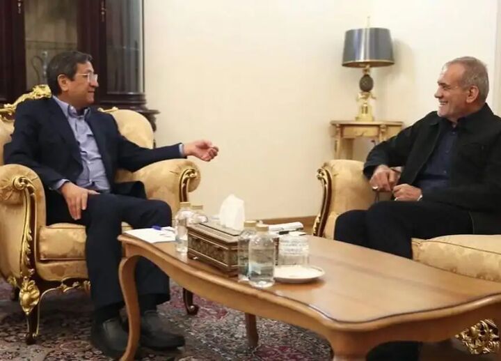 همتی: آینده کشور امیدوار کننده است همتی: آینده کشور امیدوار کننده است