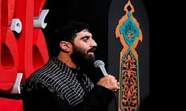 «سید رضا نریمانی» در حرم امام رضا (ع) مرثیهخوانی میکند «سید رضا نریمانی» در حرم امام رضا (ع) مرثیهخوانی میکند