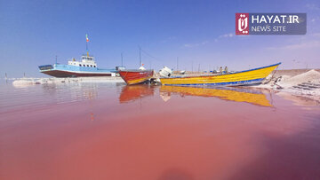 تصاویر/ عملیات رساندن آب به دریاچه ارومیه